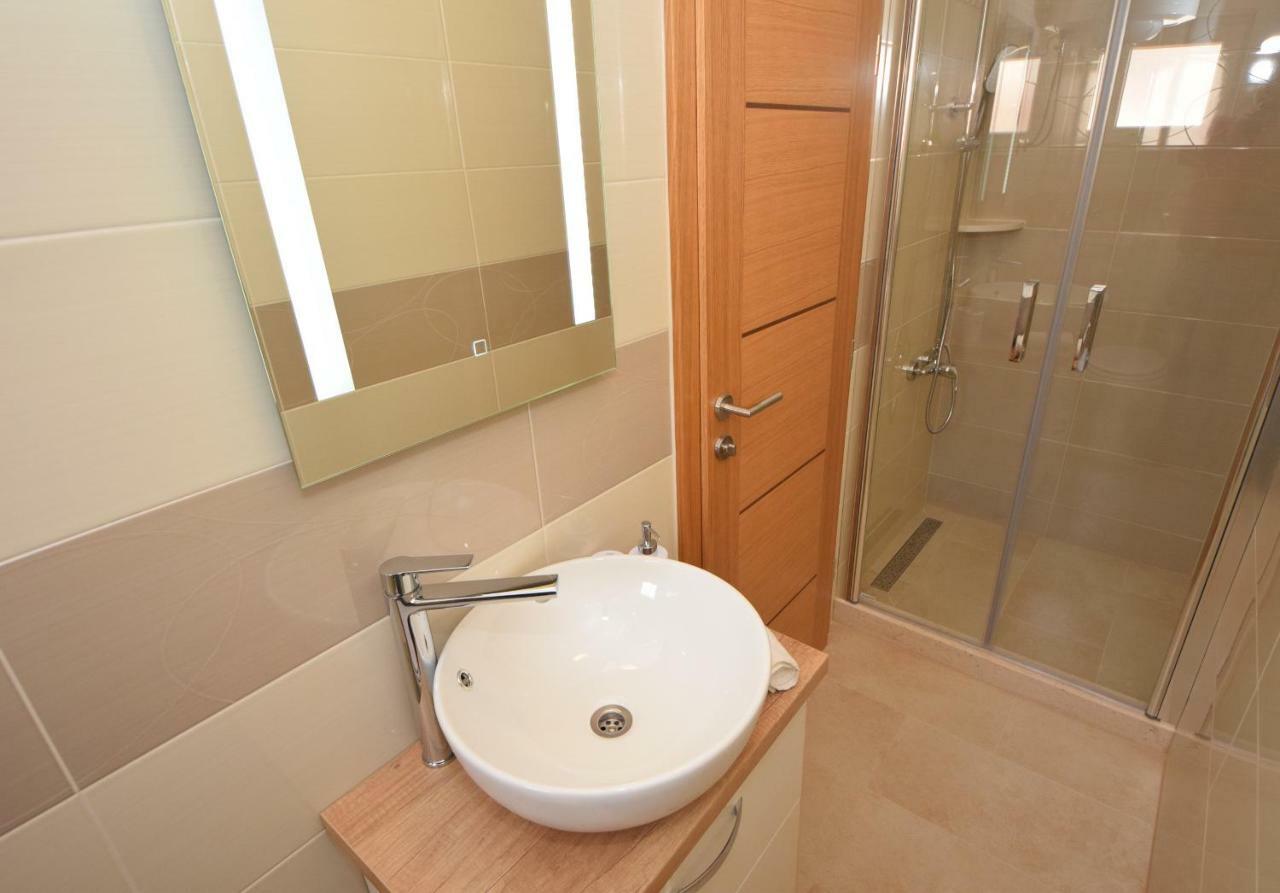 Luxury Penthouse With Jacuzzi In Orebić Kültér fotó