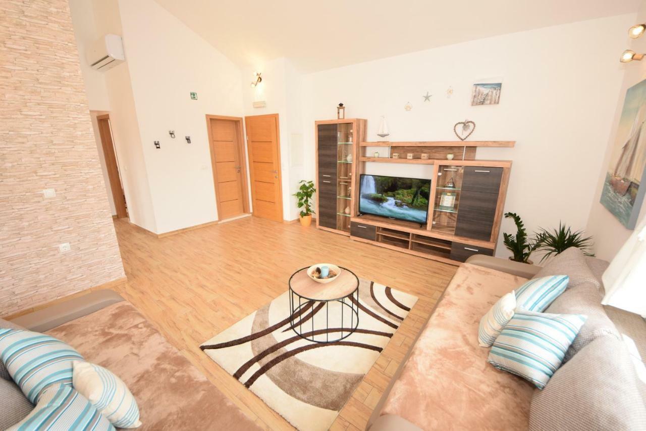 Luxury Penthouse With Jacuzzi In Orebić Kültér fotó